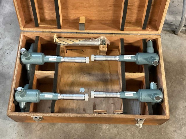 Mitutoyo driepunts binnenmaatmicrometer set - afbeelding 1 van  6