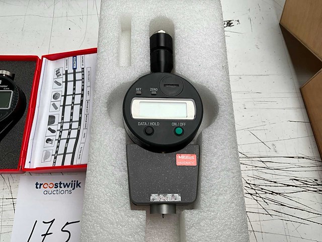 Mitutoyo & hbm hardmatic hh-336 durometer / hardheidsmeter (2x) - afbeelding 2 van  4