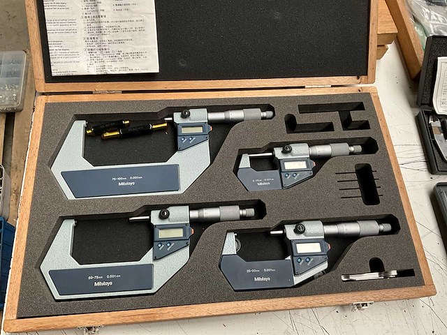 Mitutoyo micrometer digitaal (4x) - afbeelding 1 van  6