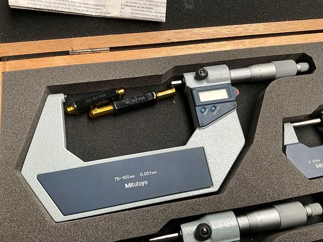 Mitutoyo micrometer digitaal (4x) - afbeelding 3 van  6