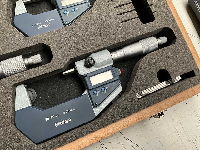 Mitutoyo micrometer digitaal (4x) - afbeelding 5 van  6