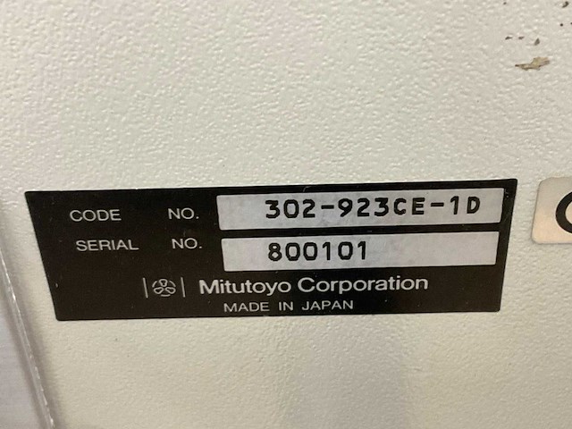 Mitutoyo pj-3000 profielprojector - afbeelding 8 van  8