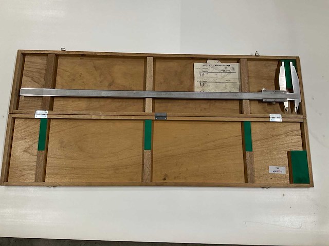 Mitutoyo schuifmaat - afbeelding 1 van  4