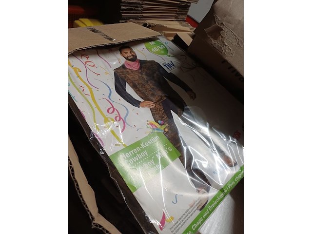 Mix doos b met oa verkleedkleding - afbeelding 3 van  3