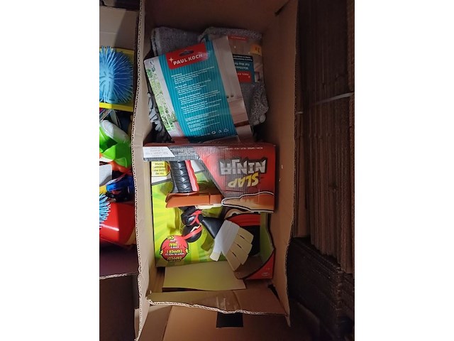 Mix doos f met oa schoonmaak en spel - afbeelding 2 van  3