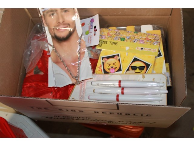 Mix doos zie fotos - afbeelding 5 van  5