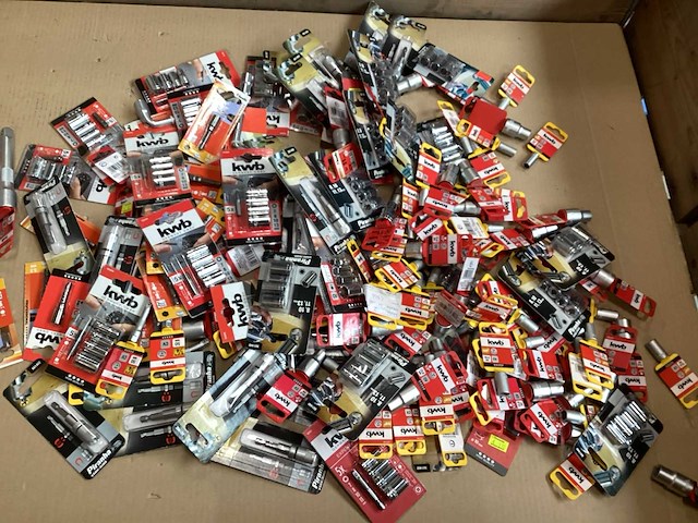 Mix kavel diverse doppen en hulpstukken (177x) - afbeelding 1 van  3