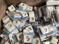 Mix kavel diverse schakelmateriaal (135x) - afbeelding 2 van  7