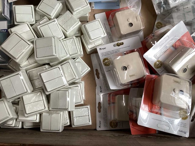 Mix kavel diverse schakelmateriaal (135x) - afbeelding 5 van  7