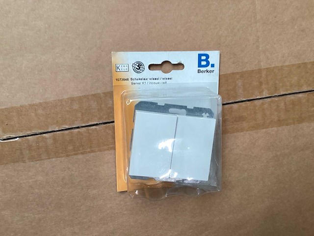 Mix kavel diverse schakelmateriaal - afbeelding 3 van  6