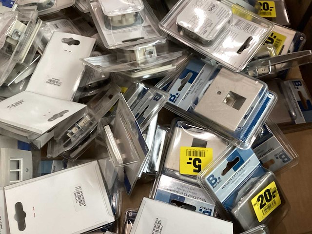 Mix kavel diverse schakelmateriaal - afbeelding 3 van  4