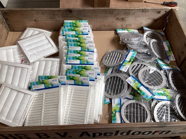 Mix kavel nedco ventilatieroosters (49x) - afbeelding 1 van  6