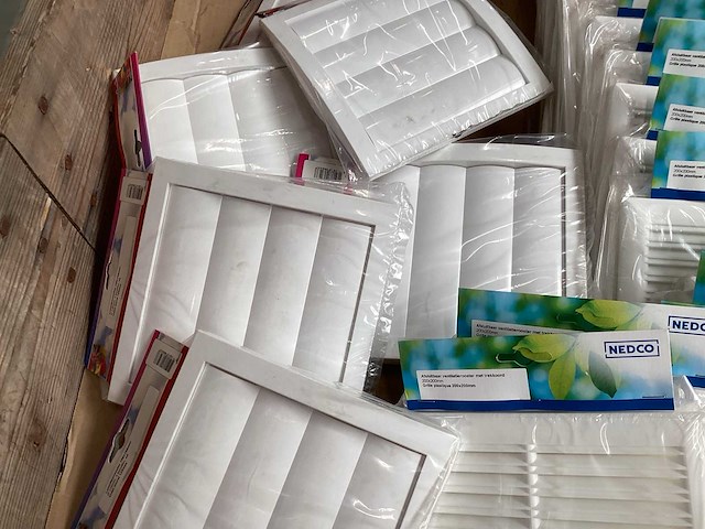 Mix kavel nedco ventilatieroosters (49x) - afbeelding 2 van  6