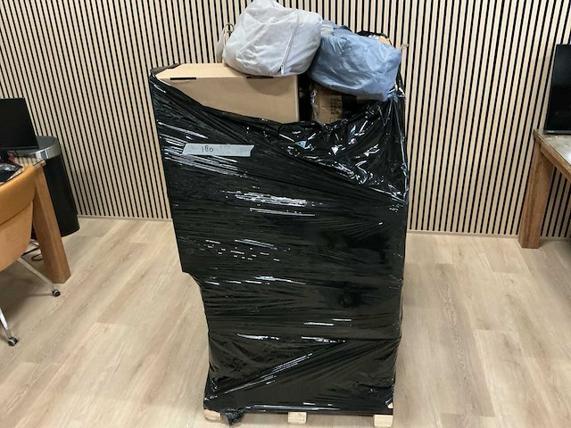 Mix-pallet 212: huishoudelijke apparaten, elektronica, kinderartikelen, retourzendingen - afbeelding 1 van  5
