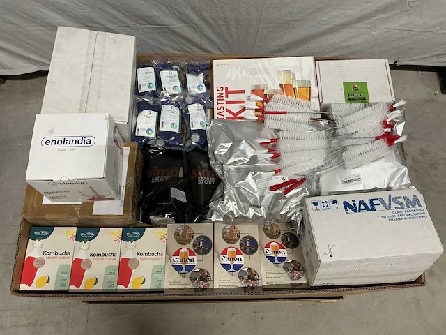 Mix pallet bierbrouw bendodigdheden - afbeelding 1 van  12