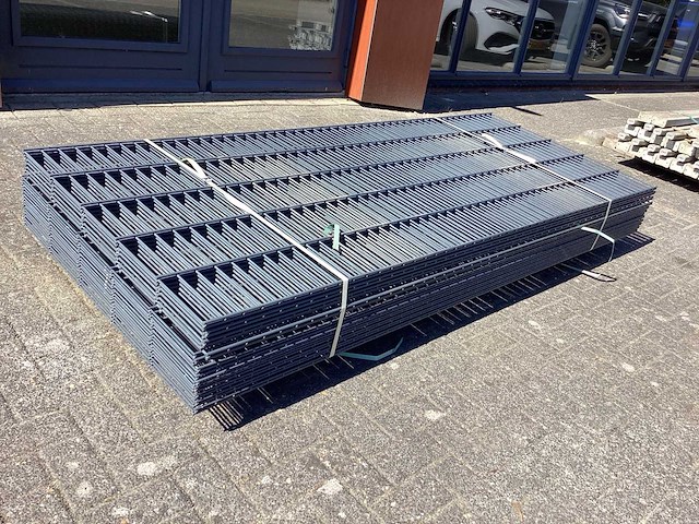 Mix pallet dubbelstaafs hekwerk antraciet 8/6/8/ en 6/5/6 (23x) - afbeelding 1 van  8