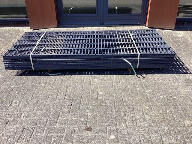 Mix pallet dubbelstaafs hekwerk antraciet 8/6/8/ en 6/5/6 (23x) - afbeelding 2 van  8