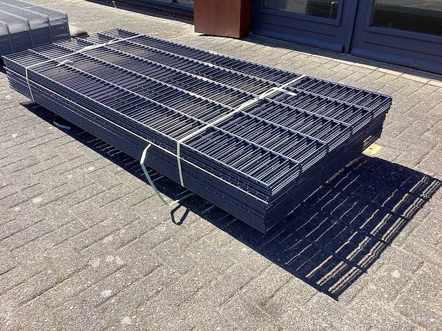 Mix pallet dubbelstaafs hekwerk antraciet 8/6/8/ en 6/5/6 (23x) - afbeelding 3 van  8