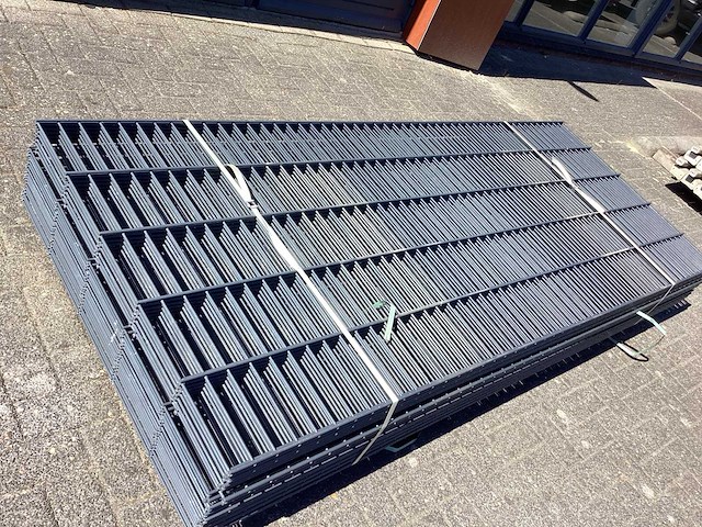 Mix pallet dubbelstaafs hekwerk antraciet 8/6/8/ en 6/5/6 (23x) - afbeelding 8 van  8