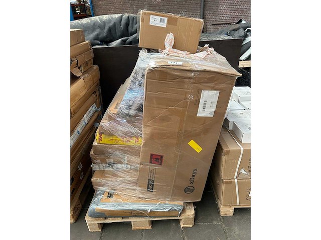 Mix pallet handel w.o. wasmanden en muurbeugels - afbeelding 1 van  5