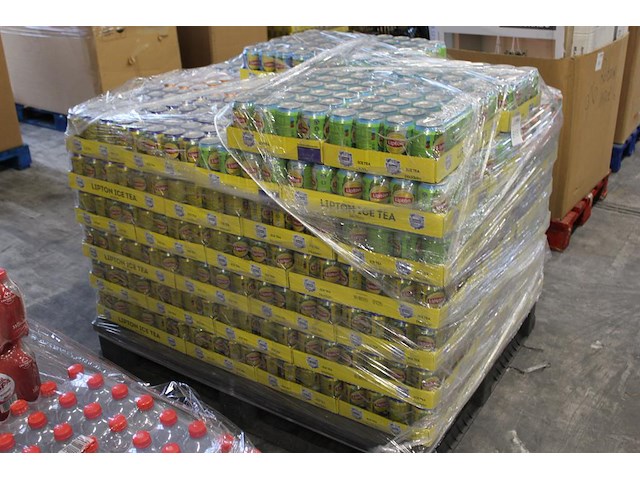 Mix pallet ice tea w.o. lipton en fuze tea. tht o.a. 8-25, 5-26 en 7-26. totaal ruim 1400 blikken. bod is i... - afbeelding 2 van  3