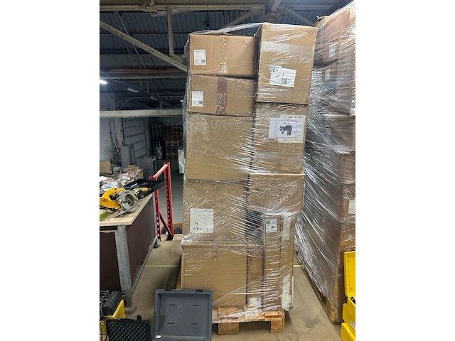 Mix pallet met 31 stuks design verlichting paco home – verkrijgbaar op bol.com en amazon - afbeelding 1 van  8