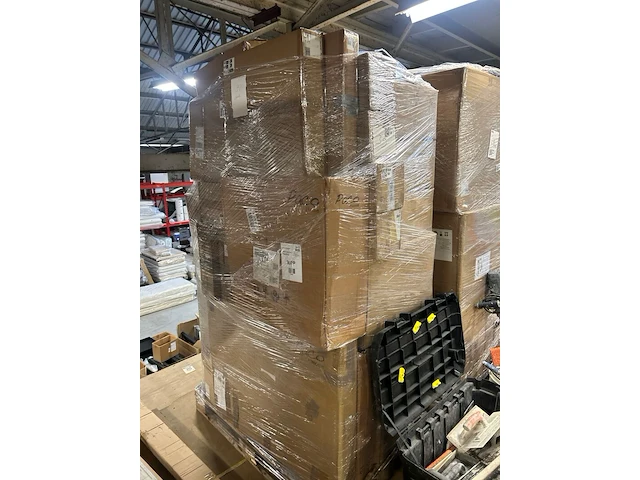 Mix pallet met 39 stuks design verlichting paco home – verkrijgbaar op bol.com en amazon - afbeelding 1 van  6