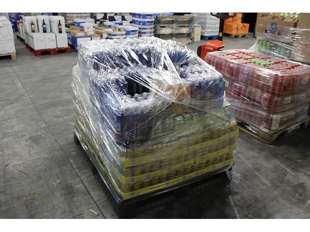 Mix pallet met ruim 40 trays a 12 / 24 blikjes / flesjes van diverse frisdranken w.o. lipton ice-tea, sourc... - afbeelding 3 van  3