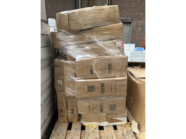 Mix pallet meubelen w.o. make-up tafels - afbeelding 1 van  3
