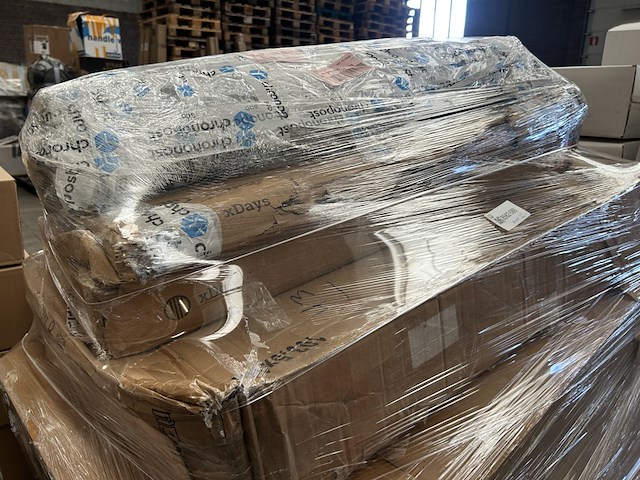 Mix pallet (online) winkelvoorraad w.o. bureaus, xdays - afbeelding 2 van  2
