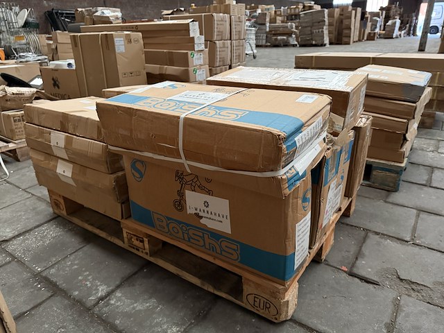 Mix pallet speelgoed, kinderfietsen en bijzettafels i-wannahave - afbeelding 1 van  7