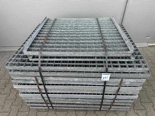 Mix pallet stalen roostervloer 1340x880mm (40x) - afbeelding 1 van  3