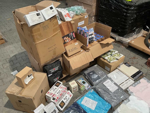 Mix pallet van overige sampels van oude voorraden - afbeelding 7 van  18