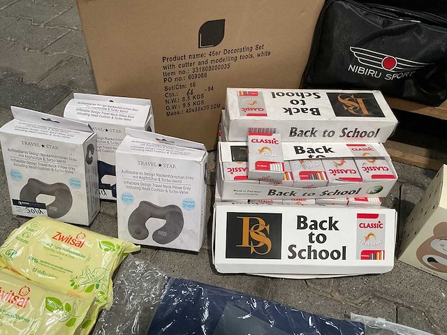 Mix pallet van overige sampels van oude voorraden - afbeelding 17 van  18