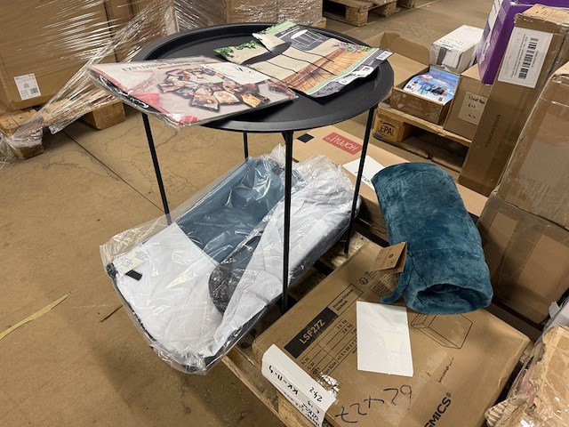 Mix pallet w.o. bijzettafel, opbergbox, woondeken w.o. sonmics, hoppa! - afbeelding 5 van  6