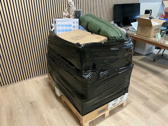 Mix-pallets: huishoudelijke apparaten, elektronica, kinderartikelen, retourzendingen - afbeelding 8 van  8