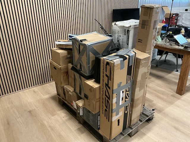 Mix-pallets: huishoudelijke apparaten, elektronica, kinderartikelen, retourzendingen - afbeelding 2 van  7