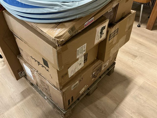 Mix-pallets: huishoudelijke apparaten, elektronica, kinderartikelen, retourzendingen - afbeelding 4 van  7