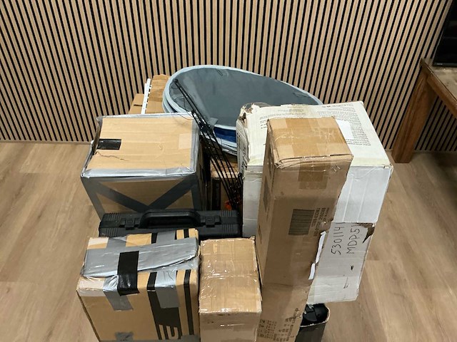 Mix-pallets: huishoudelijke apparaten, elektronica, kinderartikelen, retourzendingen - afbeelding 6 van  7