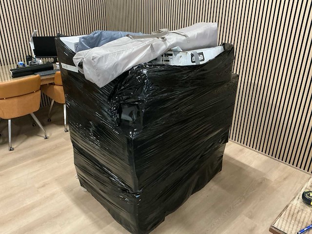 Mix-pallets: huishoudelijke apparaten, elektronica, kinderartikelen, retourzendingen - afbeelding 2 van  7