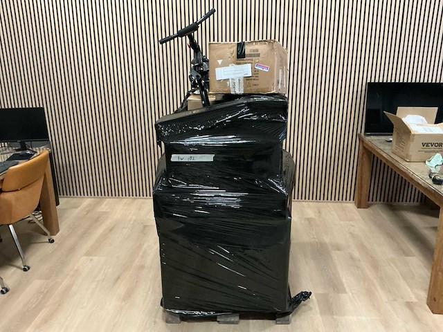 Mix-pallets: huishoudelijke apparaten, elektronica, kinderartikelen, retourzendingen - afbeelding 1 van  6