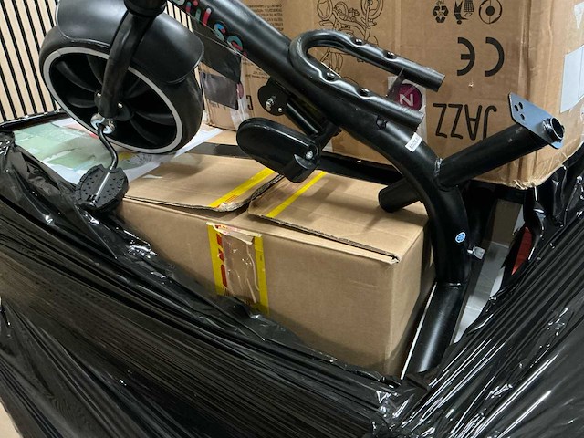 Mix-pallets: huishoudelijke apparaten, elektronica, kinderartikelen, retourzendingen - afbeelding 3 van  6