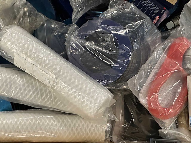 Mix partij onderdelen, sloten, hijsmiddelen, pneumatiek - afbeelding 9 van  10