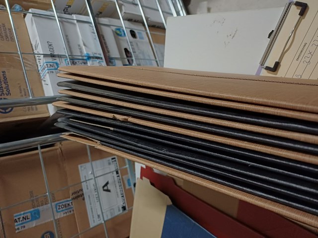 Mix van geschenkdozen oa flessen ruim 18 stuks - afbeelding 3 van  7
