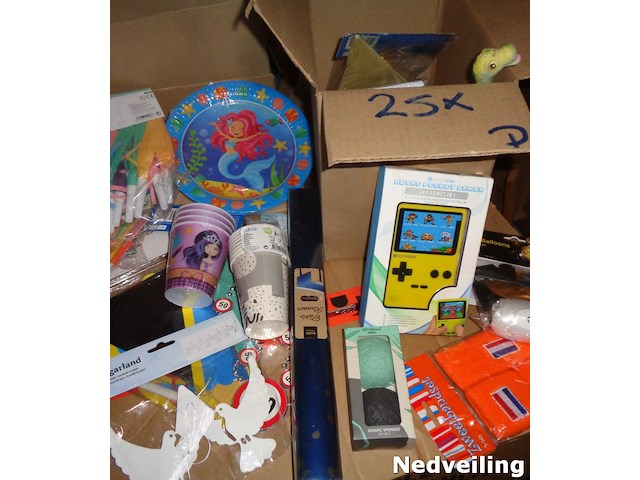 Mixdoos d met 25 artikelen voornamelijk feest - afbeelding 2 van  3