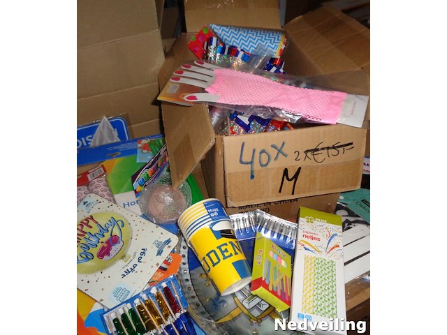 Mixdoos m met 40 artikelen vnl feest - afbeelding 3 van  3