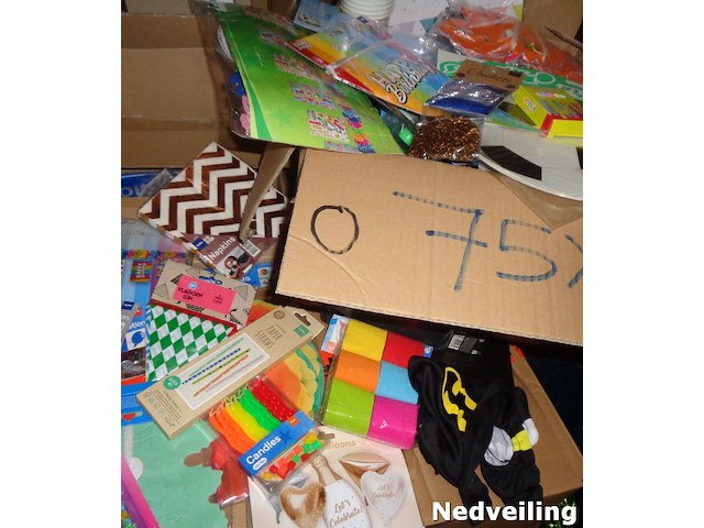 Mixdoos o met 75 artikelen vnl feest - afbeelding 1 van  3