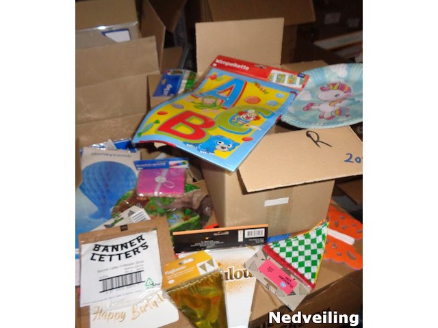 Mixdoos r met 20 artikelen vnl feest - afbeelding 1 van  3