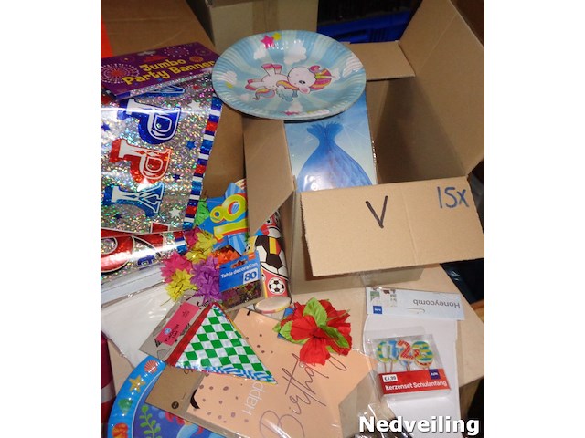 Mixdoos v met 15 artikelen vnl feest - afbeelding 3 van  3