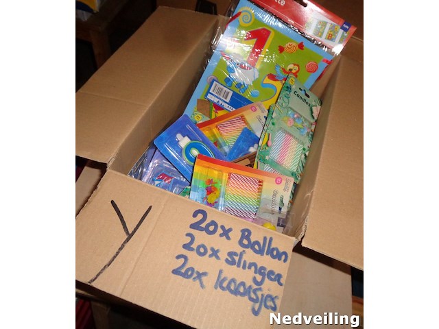 Mixdoos y met 60 artikelen vnl feest - afbeelding 1 van  3